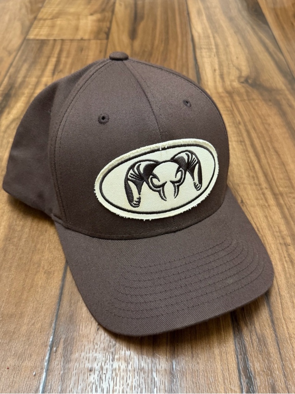 KUIU Hat Cap Flexfit Fitted Size S/M Adult Brown Logo Lightweight Hunting
